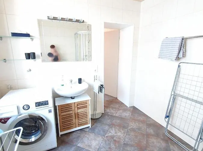 Gemuetliches Mit Eigenem Bad Und Kueche Rum i privatbostad