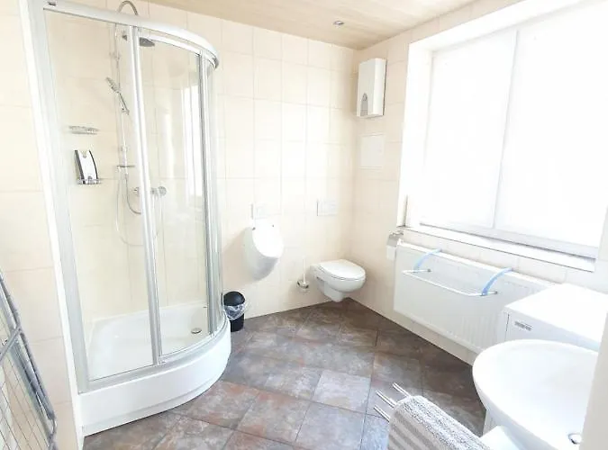 Gemuetliches Mit Eigenem Bad Und Kueche Rum i privatbostad